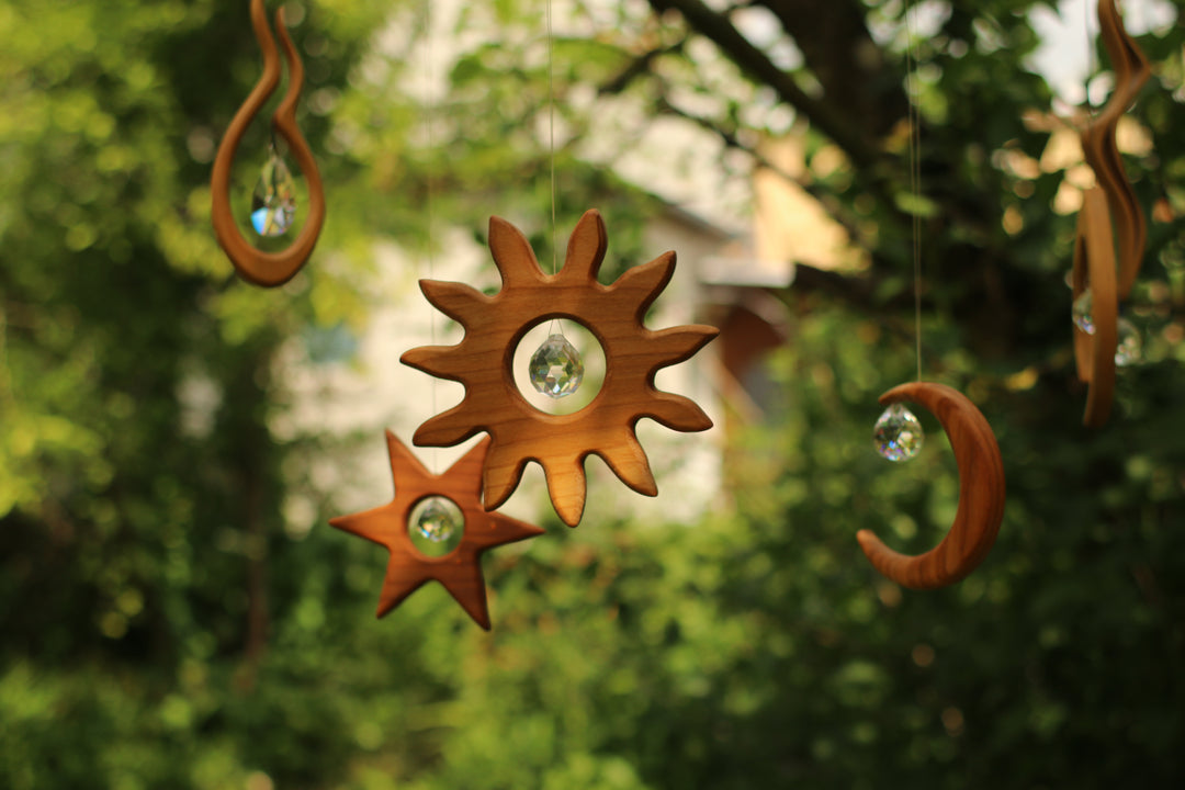 Sonnenfänger 'Kleiner Stern' aus Holz mit Kristall