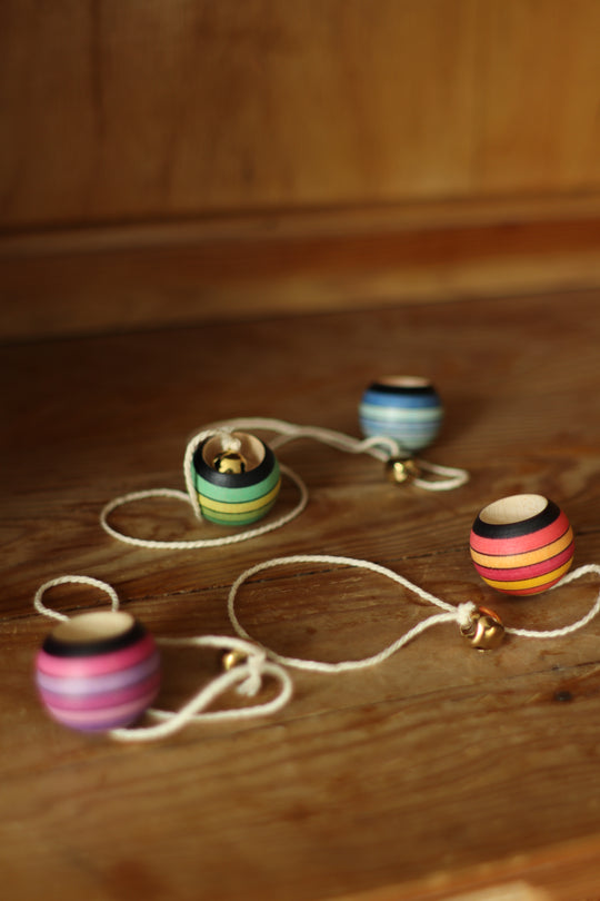 Mader Taschen-Bilboquet aus Holz, gestreift