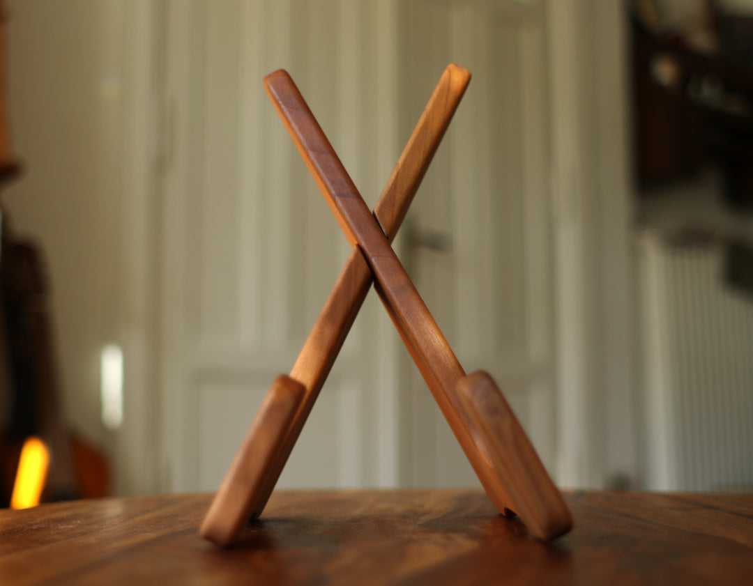 Buchständer aus Holz, für Jahreszeitentisch