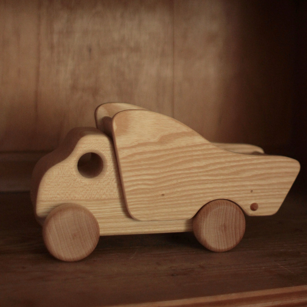 Holz Kipplaster