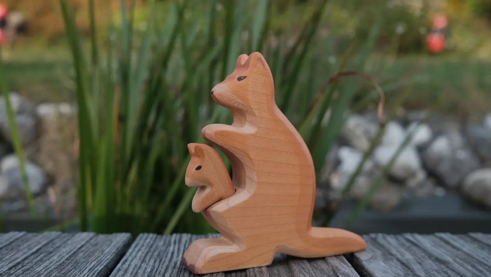 Holzwald Känguru mit Baby
